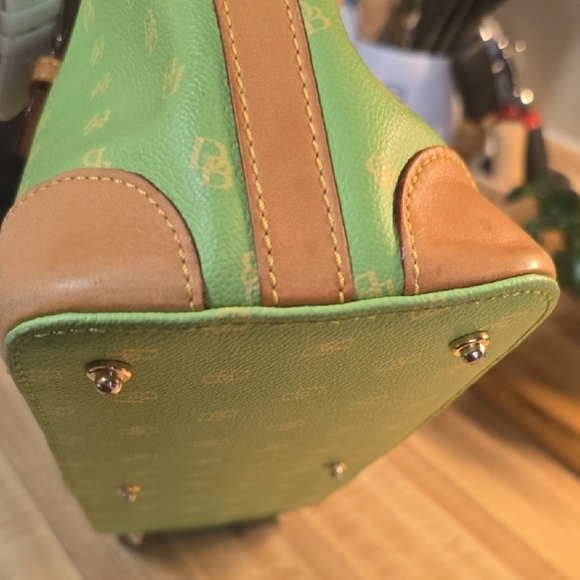 Dooney & Bourke Green and Tan Shoulder Bag - Picture 4 of 10